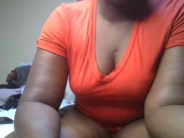 Spicyboobs100 webcam