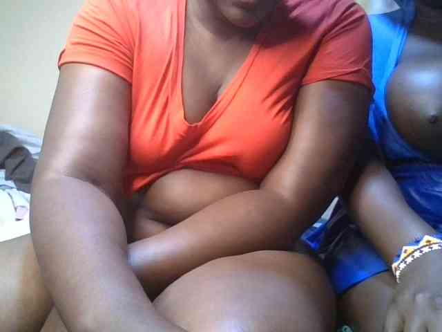 Spicyboobs100 webcam