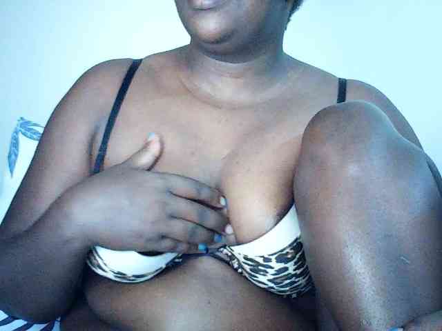 Spicyboobs100 webcam