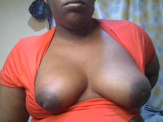 Spicyboobs100 webcam