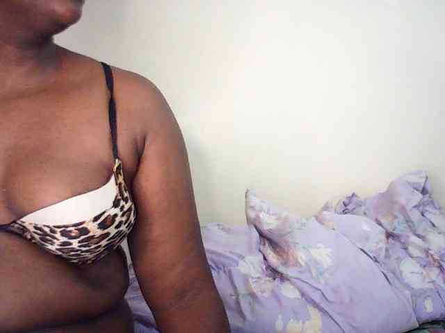 Spicyboobs100 webcam