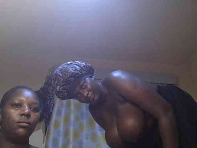 Spicyboobs100 webcam