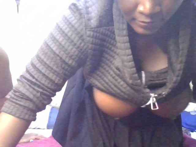 Spicyboobs100 webcam