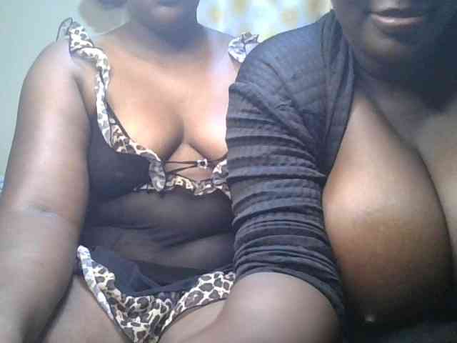 Spicyboobs100 webcam