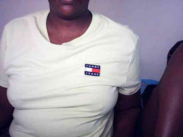 Spicyboobs100 webcam