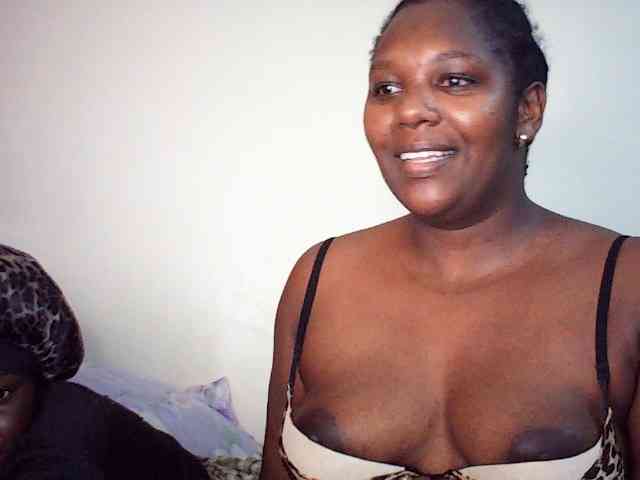 Spicyboobs100 webcam