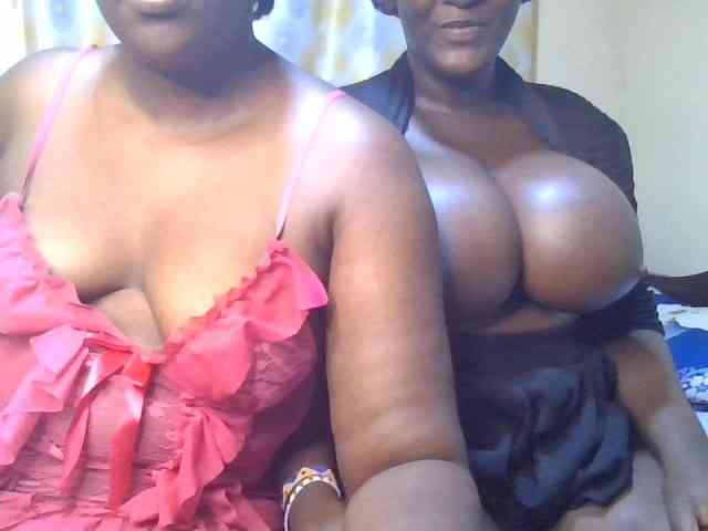 Spicyboobs100 webcam