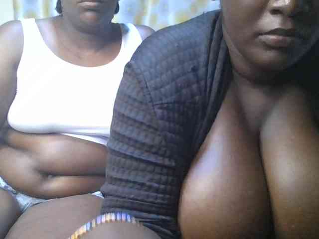 Spicyboobs100 webcam