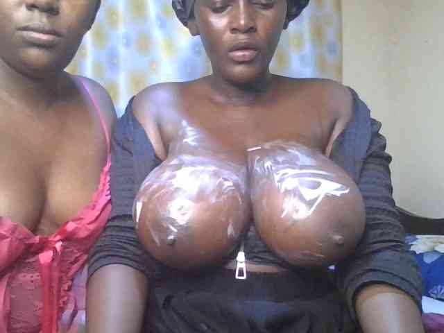 Spicyboobs100 webcam