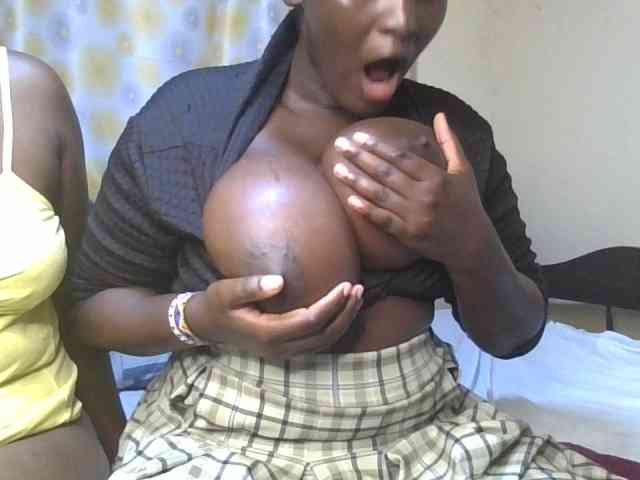 Spicyboobs100 webcam