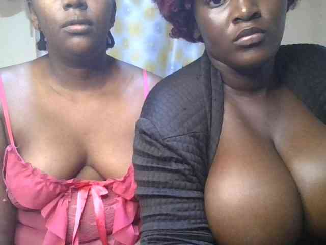 Spicyboobs100 webcam