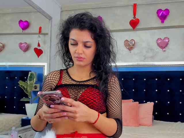 YasmineDelight Live Webcam on BongaCams