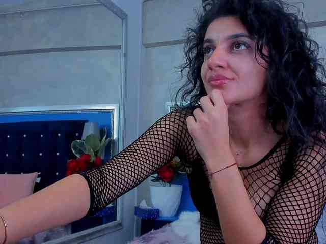 YasmineDelight webcam