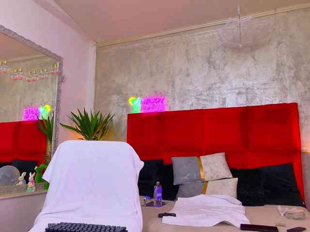 YasmineDelight Live Webcam on BongaCams