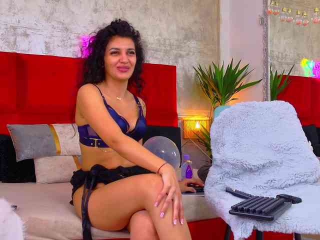YasmineDelight Live Webcam on BongaCams