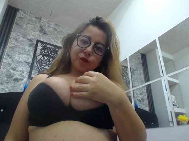 big-tits-horny webcam