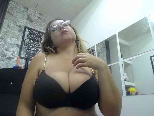 big-tits-horny webcam