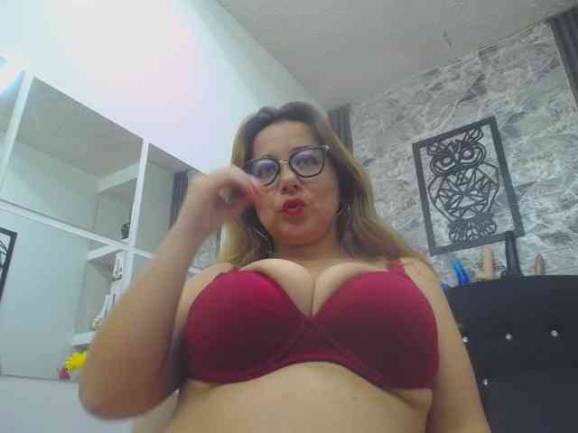 big-tits-horny webcam