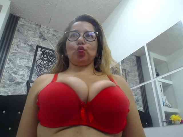 big-tits-horny webcam