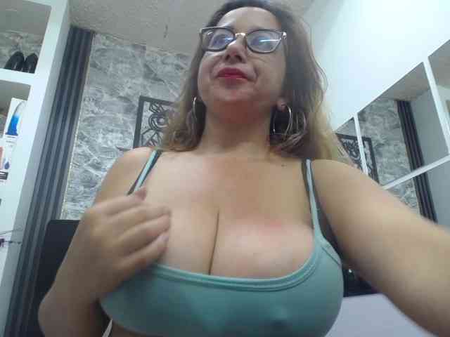 big-tits-horny webcam