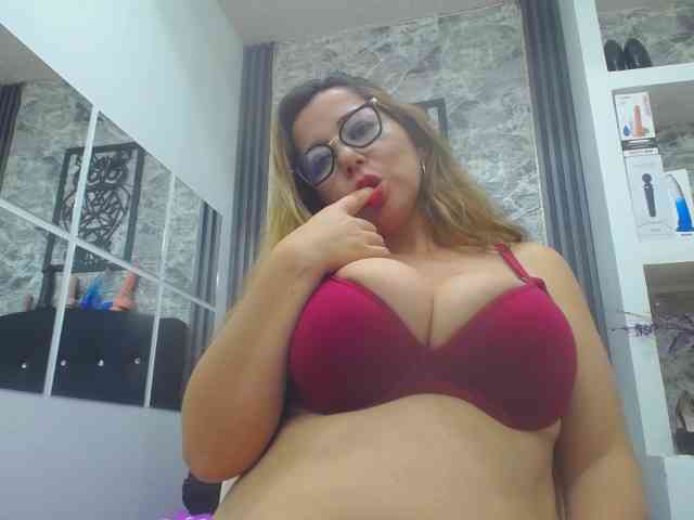 big-tits-horny webcam