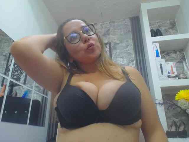 big-tits-horny webcam