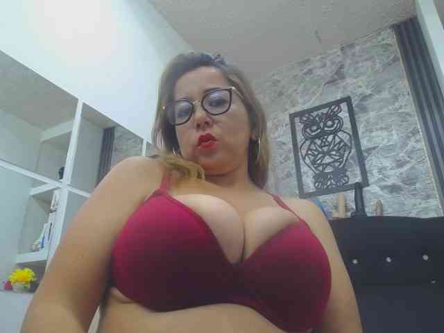 big-tits-horny webcam