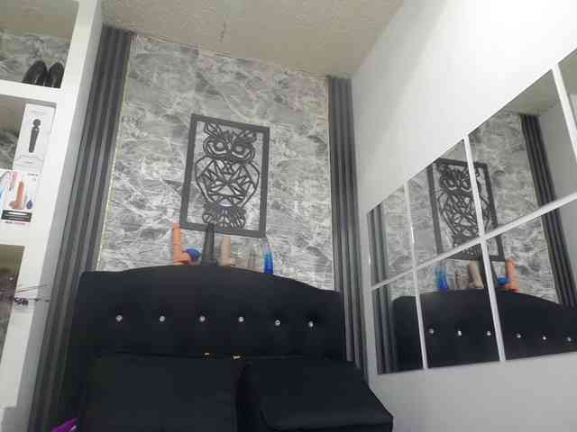 big-tits-horny webcam