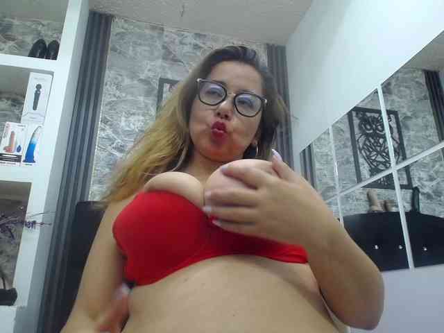 big-tits-horny webcam