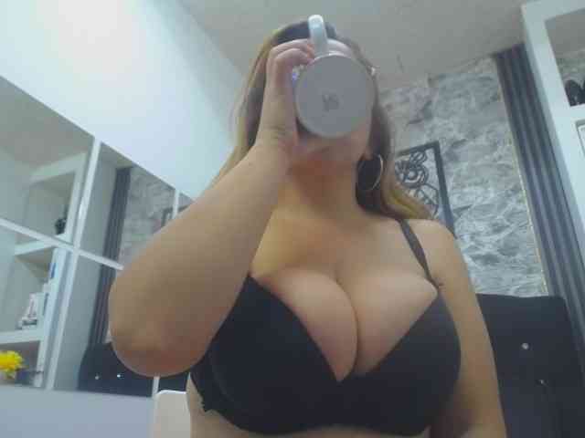 big-tits-horny webcam