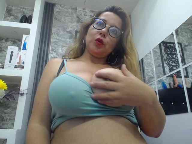 big-tits-horny webcam