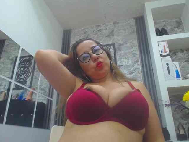 big-tits-horny webcam