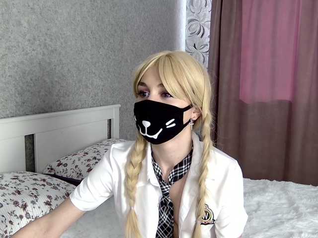 le modèle MillaLunaStiy est en webcam porno dans un show sur le site bongacams, il possède les tags suivants: White/Caucasian,Blonde,Shaved