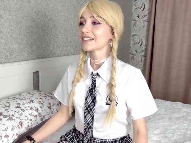 MillaLunaStiy webcam