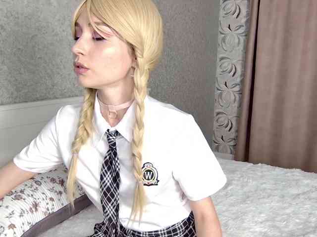 MillaLunaStiy webcam