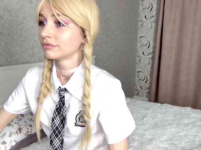 MillaLunaStiy webcam