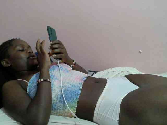 Ebonyprincess14 webcam