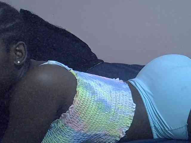 Ebonyprincess14 webcam