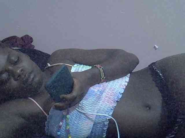 Ebonyprincess14 webcam