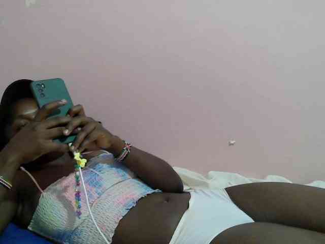 Ebonyprincess14 webcam