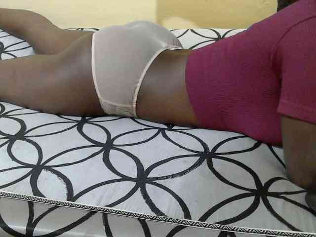 Ebonyprincess14 webcam