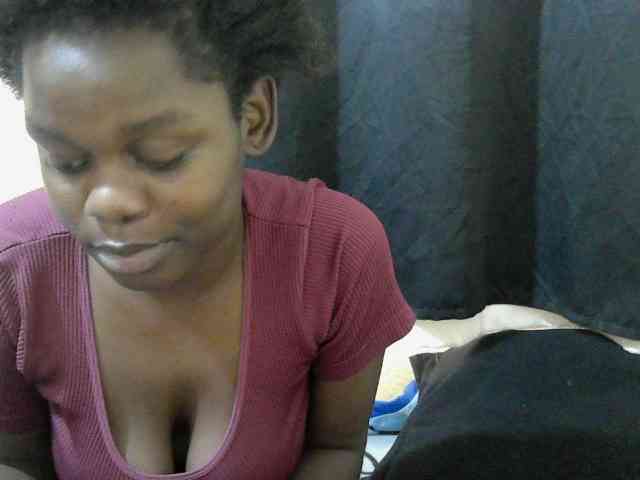 Ebonyprincess14 webcam