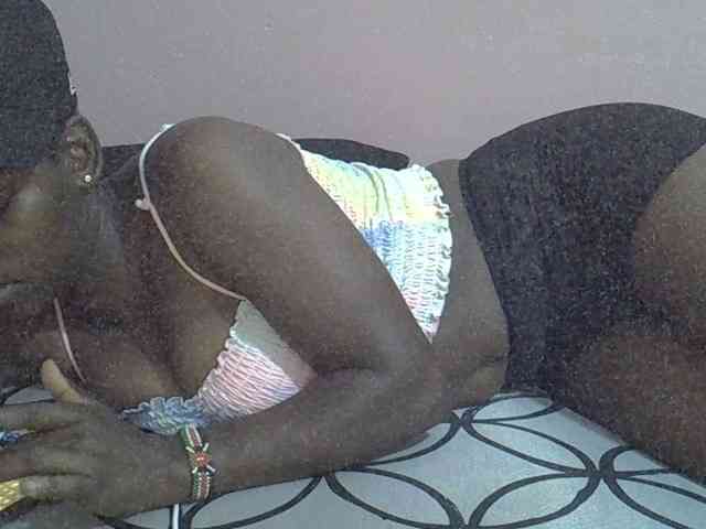 Ebonyprincess14 webcam