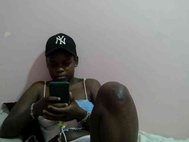 Ebonyprincess14 webcam