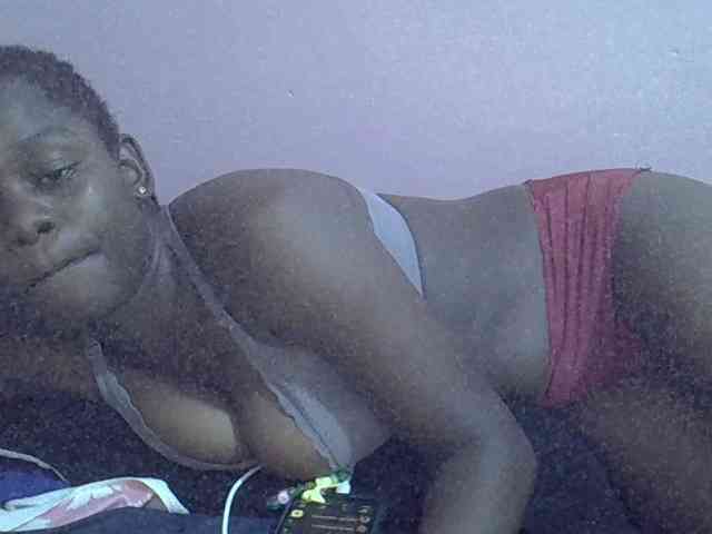 Ebonyprincess14 webcam