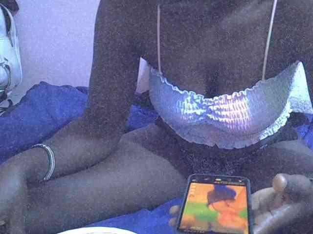 Ebonyprincess14 webcam