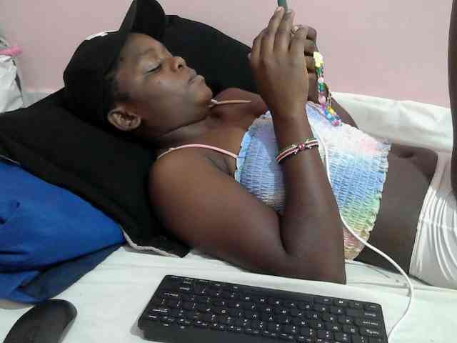 Ebonyprincess14 webcam