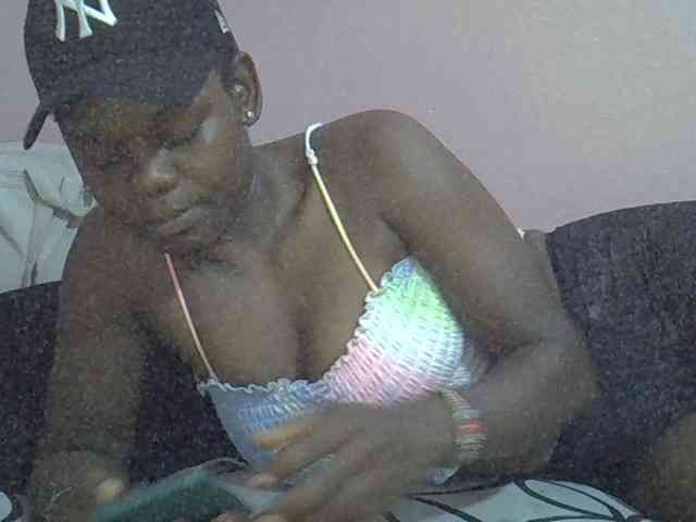 Ebonyprincess14 webcam