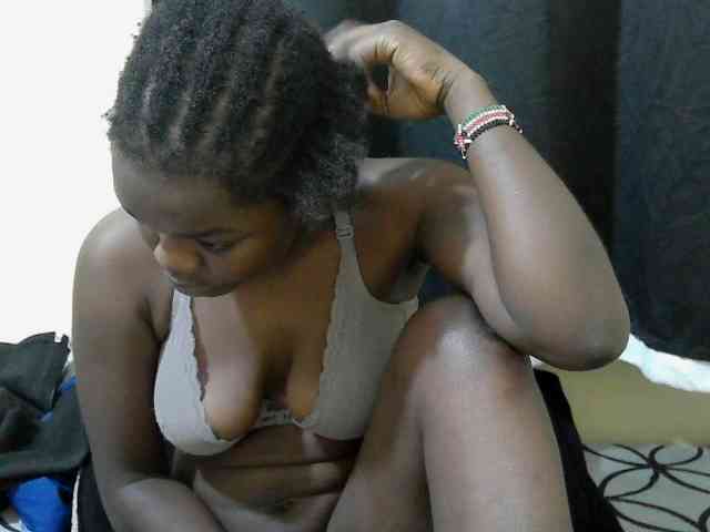 Ebonyprincess14 webcam