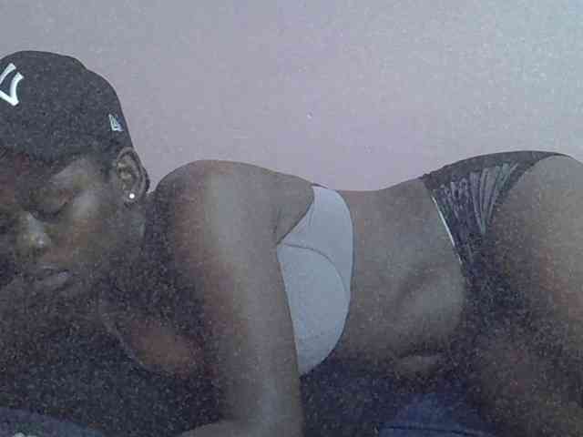 Ebonyprincess14 webcam